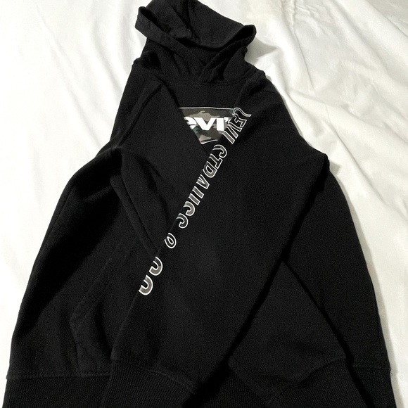 Boys size 14/16 Levi’s Camo Print Logo. - Picture 3 of 6